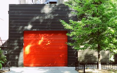 Razones para instalar puertas automáticas en Huelva